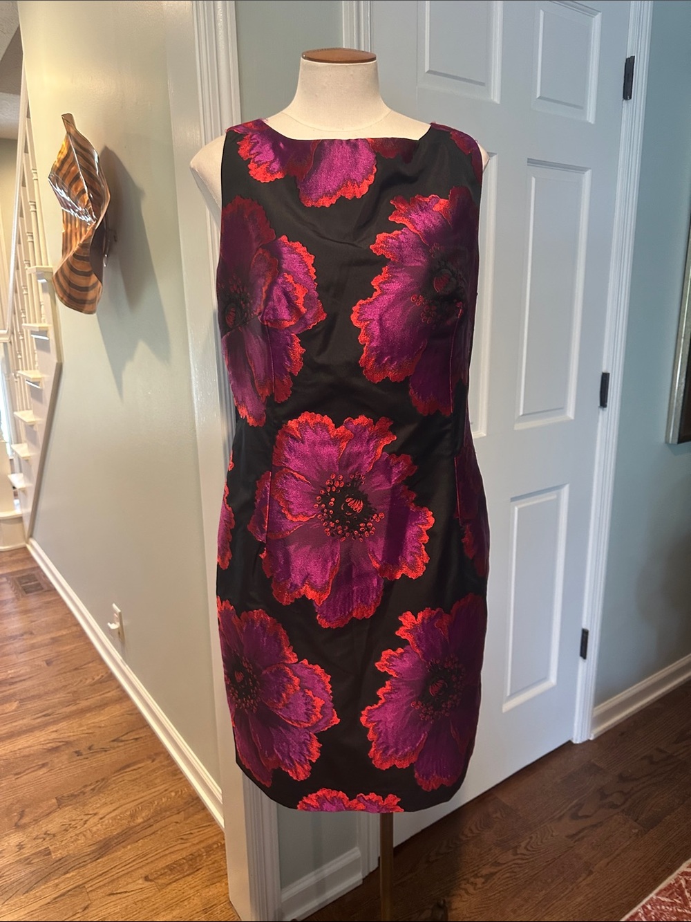 EUC Helene Berman Sz 10 Sleeveless Black Dress with Bold Purple Floral Print